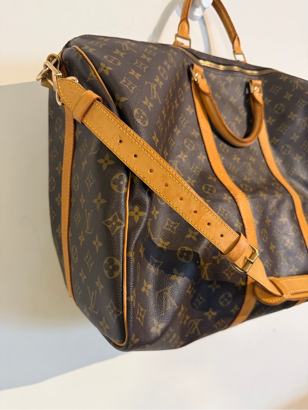 Louis Vuitton Monogram Canvas Travel Bag with Tan Leather Straps - Picture 3 of 16